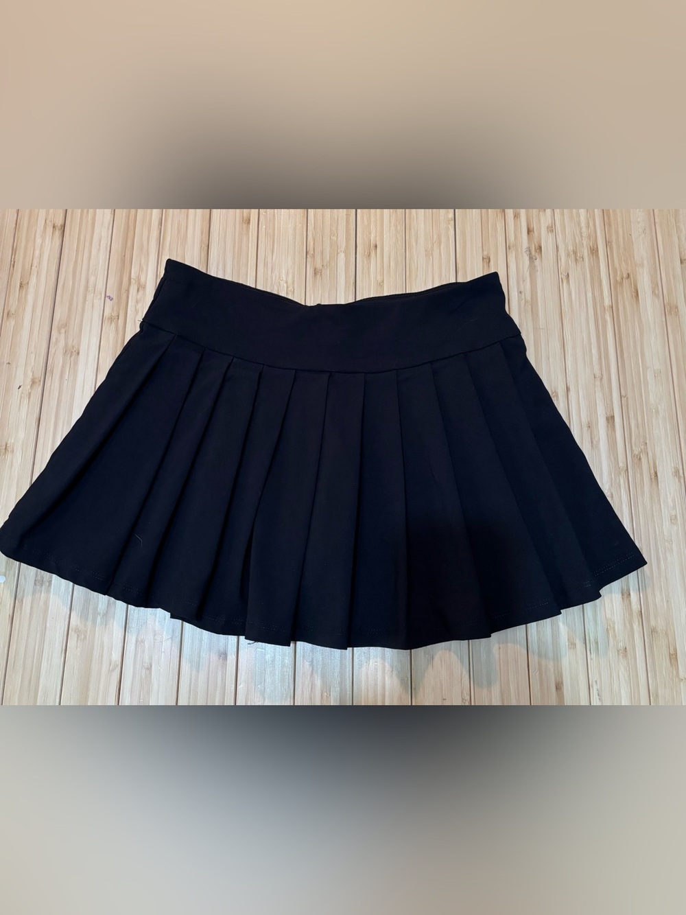 Sincerely Jules size S black pleated skort. NWOT
